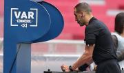 Conmebol implementa anuncio en vivo de decisiones arbitrales tras revisión en el VAR