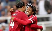 Liverpool vence a Newcastle sobre el final con gol del joven Rio Ngumoha