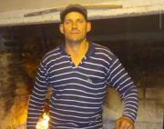 Búsqueda de un hombre de 45 años en Viedma: no se presentó a su trabajo y su paradero es un misterio