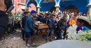 Trasladan los cuerpos del alcalde de Totora y las otras víctimas de accidente vehicular a otras comunidades