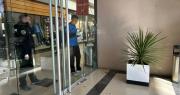 Con total libertad, cuatro ladrones robaron en un conocido shopping de Capital