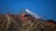 Incendios en California ponen en alerta a miles de hogares en Estados Unidos
