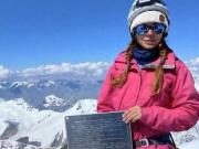 Mi mamá sigue viva: desesperado pedido para reanudar el rescate de la alpinista rusa varada en alta montaña