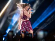 Taylor Swift y Travis Kelce se casan: su primer beso público en Buenos Aires