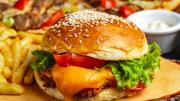 Estos son los 10 países en los que más se gasta dinero en comida rápida: el número uno explota con sus cifras