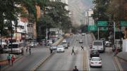 Imágenes del accidente: conductor de autobús se estrella para evitar una tragedia en Caracas