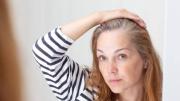 Dile adiós a los tintes: el remedio casero que tapa las canas y aporta brillo al cabello desde el primer uso