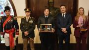 Javier y Karina Milei visitaron el Regimiento de Patricios junto a Luis Petri
