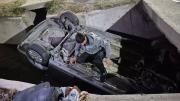 Dos mujeres y un nene tuvieron un accidente en auto, cayeron a un zanjón cuando iban al Hospital Notti