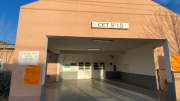“Cayó una cucaracha al plato de una alumna”: suspendieron las clases en un colegio de Cipolletti