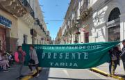Salud cercó la plaza principal al iniciar paro de 96 horas por el bono-vacunación