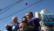 VIDEO. Atacaron con piedras la caravana de Javier Milei en Lomas de Zamora