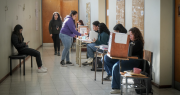 Demoras y poca concurrencia: así comenzaron las elecciones por la conducción de la Federación Universitaria y 5 centros de estudiantes