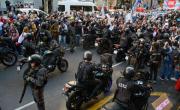 Rodeados de un desmedido operativo, jubilados volvieron a reclamar contra el ajuste