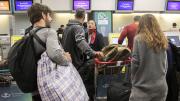Hubo acuerdo: los controladores aéreos levantan el paro  