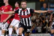 Histórica humillación: Manchester United eliminado por Grimsby Town en penales