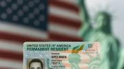 Propuesta republicana busca deportar a titulares de Green Card: las razones detrás de la medida