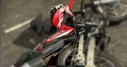 Un repartidor murió en La Plata tras chocar con su moto en pleno centro
