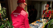 Una mujer intentaba rescatar a su gato y cayó de un tercer piso