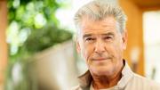 Netflix estrena “El club del crimen de los jueves”: 3 razones para ver la nueva película de Pierce Brosnan