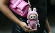 Labubu: qué es y qué significa tener esta muñeca