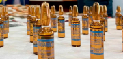 Impactantes imágenes de una montaña de ampollas de fentanilo descartadas en el laboratorio Ramallo S.A