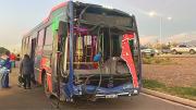 Varios pasajeros heridos tras un accidente cuando viajaban en un micro por el Acceso Sur