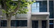 Delicuentes robaron una clínica oftalmológica de La Plata y se llevaron 19 mil dólares y millones de pesos