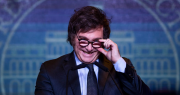 Javier Milei arremetió contra Juan Román Riquelme y aseguró que “un hincha de River” lo eligió presidente