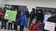 Paro docente, panfleteada, carpa blanca y protesta en una escuela