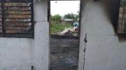 Sacó a los seis hijos de la casa y después prendió fuego a su mujer