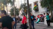 Expectativa en Santa Cruz por regreso del gobernador tras salir de Chonchocoro