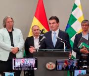 Lara advierte a Paz con quitarle su apoyo si se vincula con Doria Medina o Claure