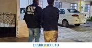 Sorprenden a un hombre robando un matafuegos en la Escuela ARA San Juan