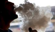 Singapur castigará el vapeo con azotes, multas o prisión