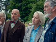 En Netflix, El club del crimen de los jueves, producida por Spielberg, es ligera, entretenida, ingeniosa y le sobran estrellas