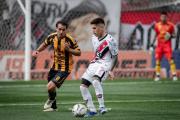 A Mitre se le escapó en el final y empató con Chacarita: 2-2
