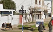 Golpearon a un ciclista en medio de un desalmado asalto en Los Hornos