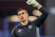 Bombazo: Manchester United aceleró por Dibu Martínez