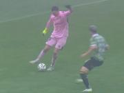Agustín Marchesín gambeteó a un rival y se lesionó: la jugada que dejó a Boca sin su arquero titular en medio de la racha positiva