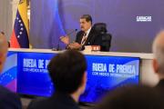 Maduro: 8 barcos de guerra ‘apuntan contra Venezuela’