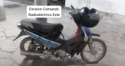Violento asalto de motochorros a una menor para robarle el celular