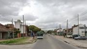 Rugbiers adolescentes taclearon a motochorro que intentó robarles un celular