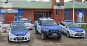 Lo detuvieron por abusar de su hijastra y al llegar a su celda fue atacado a golpes por otros presos