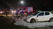 Grave choque entre una moto y un auto en Ruta 40: dos personas fueron hospitalizadas
