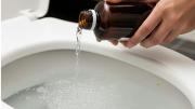 Qué pasa si tirás agua oxigenada en el inodoro una vez por semana