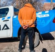 Robó perfumes de una farmacia de Centenario y fue capturado gracias al aporte de comerciantes
