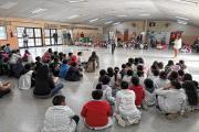 Por el Día del Árbol, chicos de Roca recibieron once fresnos para plantar en sus escuelas