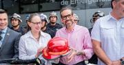 EEUU entrega equipo contra incendios a Santa Cruz en plena emergencia nacional