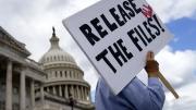 Estados Unidos libera miles de documentos sobre Epstein